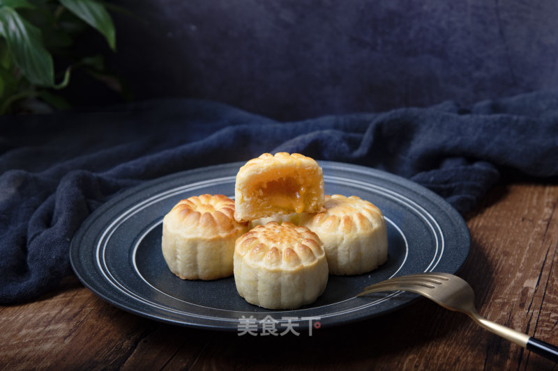 Internet Celebrity Liuxin Mooncakes, Homemade More Delicious at Home