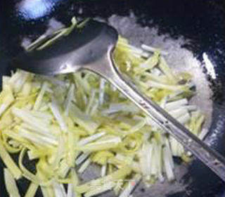 Stir-fried Pork Lung with Leek Sprouts recipe