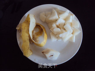 Chrysanthemum Pear Soup recipe