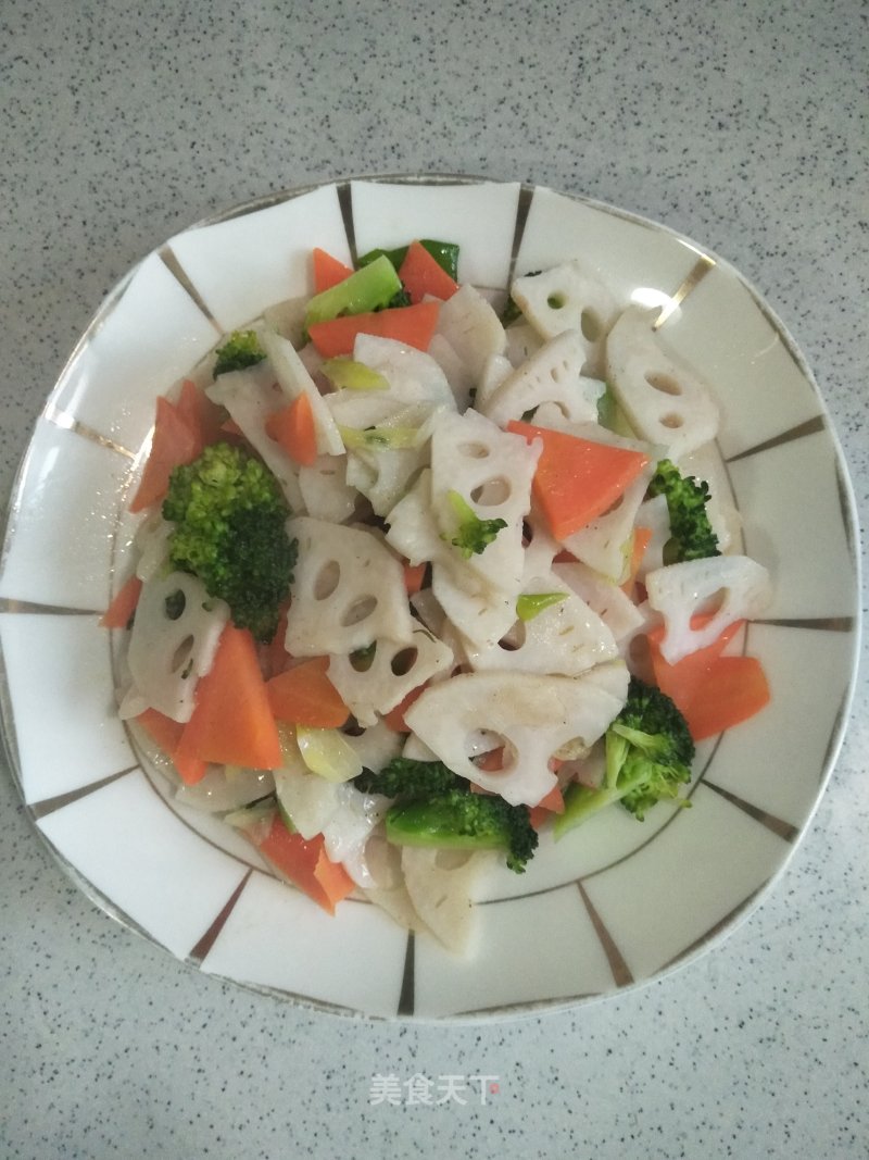 Stir-fried Lotus Root with Broccoli and Carrot recipe