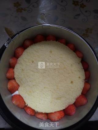 #aca烤明星大赛# Yogurt Strawberry Mousse Cake recipe