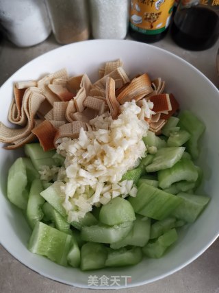 Smoked Dried Tofu Mixed with Cucumber recipe