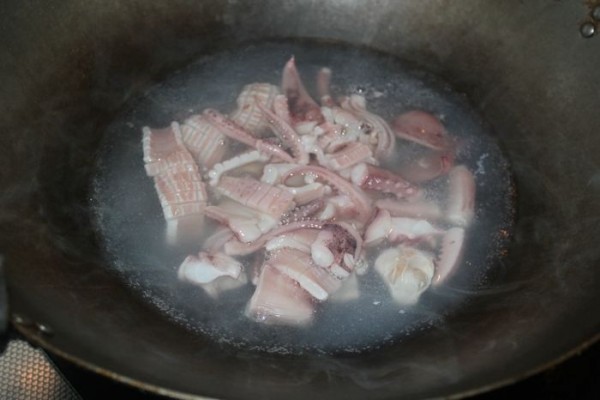 Squid Fried with Chives recipe