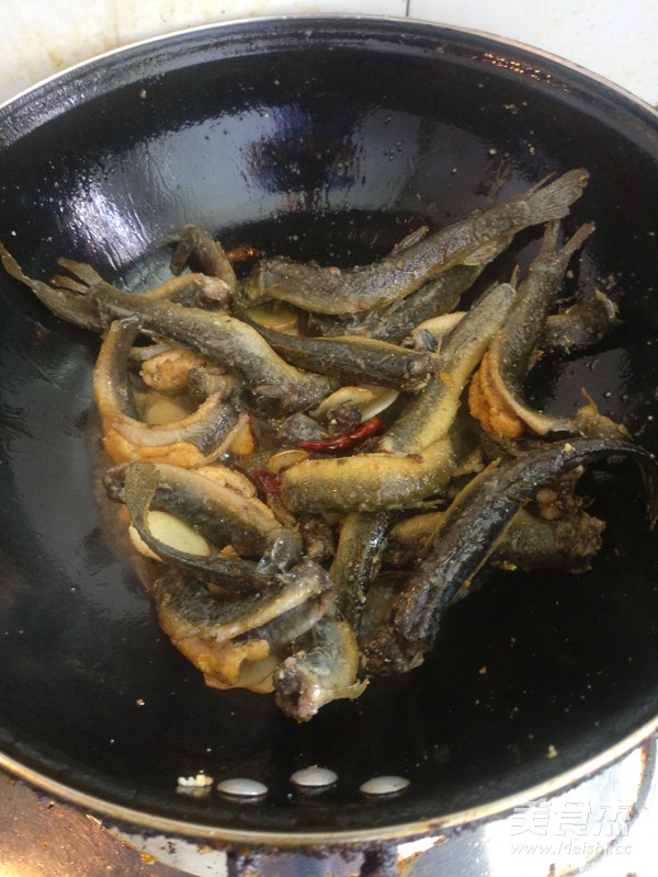 Qunlong Xizhu (loach Stewed with Black Beans) recipe