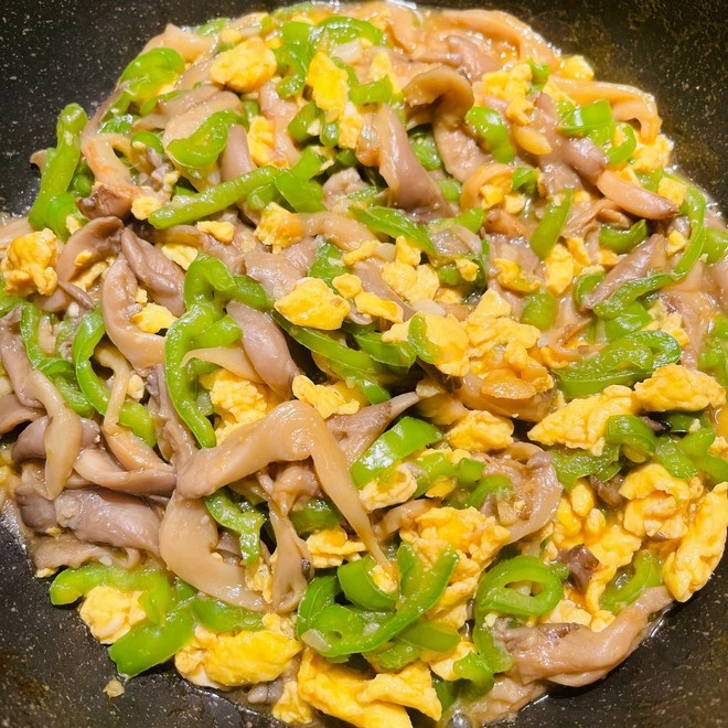 Scrambled Eggs with Oyster Mushroom and Pepper recipe