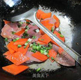 Stir-fried Pork Tongue with Carrots recipe