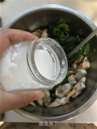 Clams Mixed with Spinach recipe