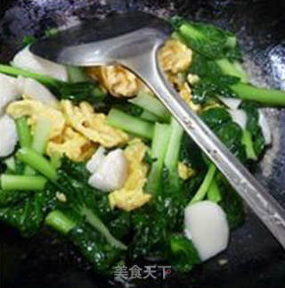 Stir-fried Rice Cake with Egg Tart and Bitter Vegetables recipe