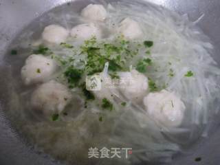 Cuttlefish Ball and Shredded Radish Soup recipe