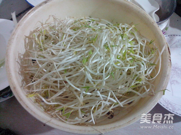 Stir-fried Meat Sausage with Bean Sprouts recipe