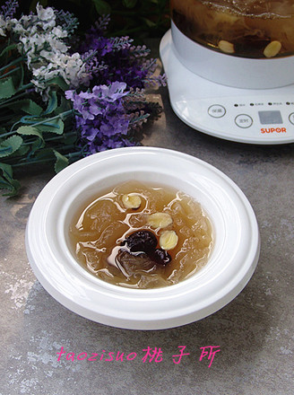 Lotus Seed and Tremella Soup