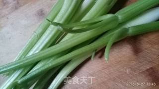 "fresh Food" Celery and Bean Braid Shreds recipe