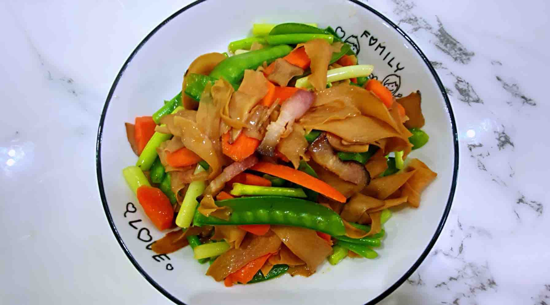 [recipe for Pregnant Women] Stir-fried Snow Peas with Bacon and Eryngii Mushrooms, The Taste is Strong recipe