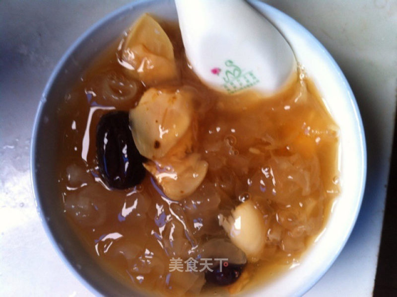Lily Red Date and White Fungus Soup recipe