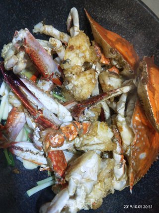 Fried Sea Crab with Ginger and Spring Onion recipe