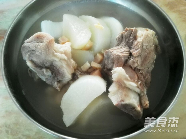 White Radish and Scallop Bone Soup recipe