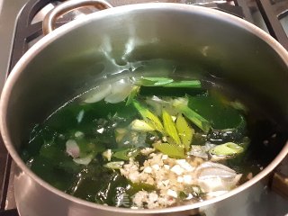 Tofu Seaweed Soup recipe