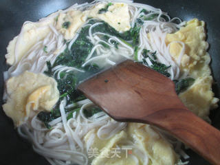 Dried Noodle Soup with Duck Egg and Cabbage Core recipe