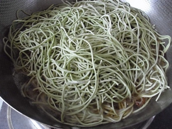 Braised Noodles with Beans and Pork Belly recipe