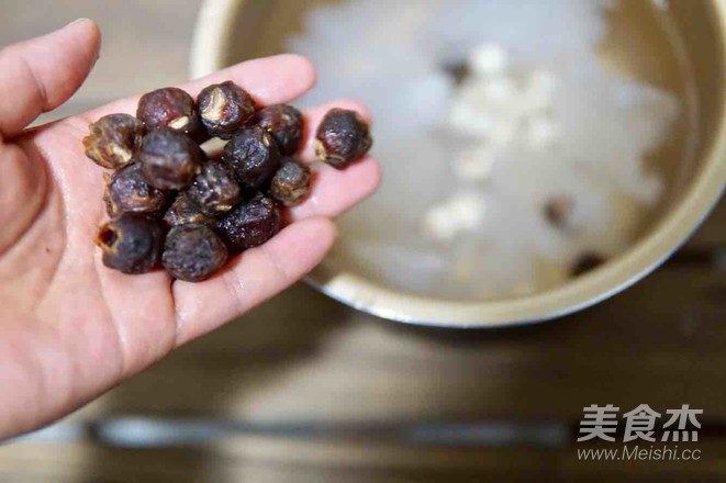 Sydney White Fungus and Lotus Seed Soup recipe