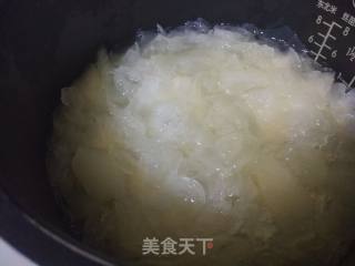 White Fungus and Sydney Soup recipe