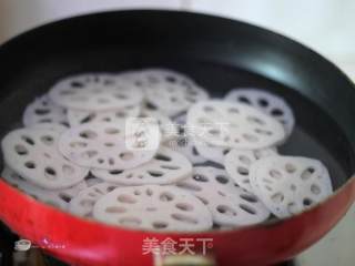 Winter Healthy Refreshing Dish---sour and Spicy Rouge Lotus Root Slices recipe