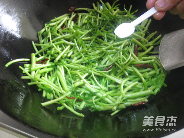 Vegetarian Fried Artemisia Quinoa recipe