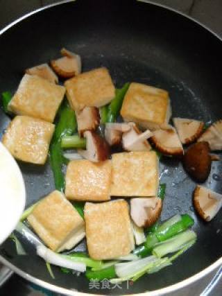 Stewed Tofu with Fresh Mushrooms recipe