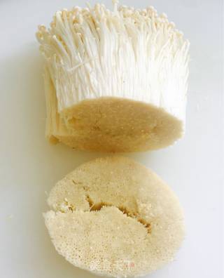 Bacon Roll with Enoki Mushroom recipe