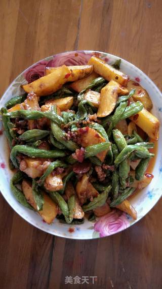 Stir-fried Potatoes and Beans recipe