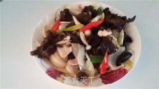 Stir-fried White Mushrooms with Fungus and Green Onions recipe
