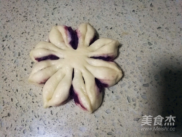 Purple Sweet Potato Petal Bread recipe