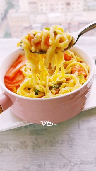 Net Red Tomato Egg Noodles recipe