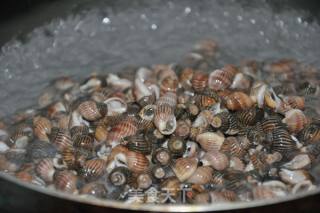 Stir-fried Small Snails recipe