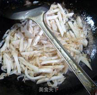 Stir-fried King Pleurotus with Leek and Shrimp Skin recipe