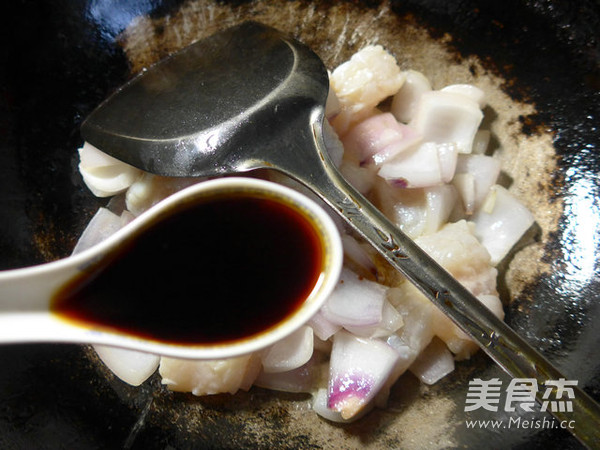 Fried Long Lee Fish with Onions recipe