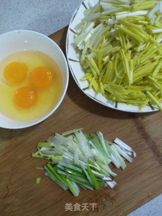 Scrambled Eggs with Chives recipe