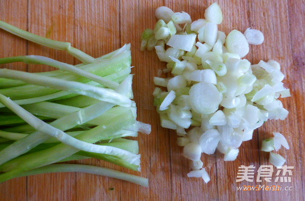 Scrambled Eggs with Pea Sprouts recipe