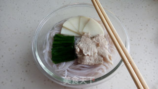 Rice Noodles with Pork and Bamboo Shoots recipe