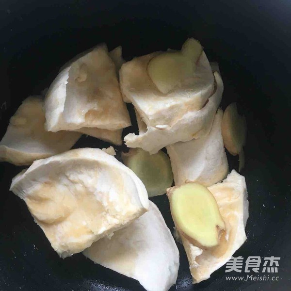 Durian Shell Stewed Chicken recipe