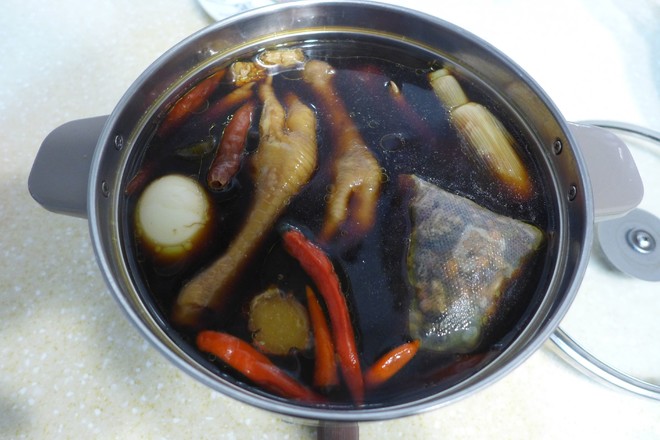 Braised Chicken Feet and Eggs recipe