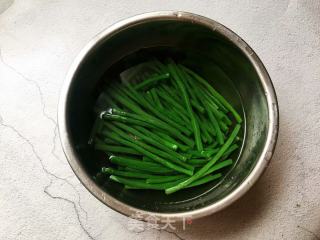 Rainbow Beans with Sesame Sauce recipe