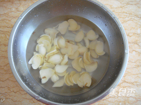 Barley, Red Date, Fresh Lily, Brown Sugar Water recipe