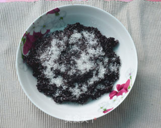 Simple Delicacy-black Rice Ball recipe