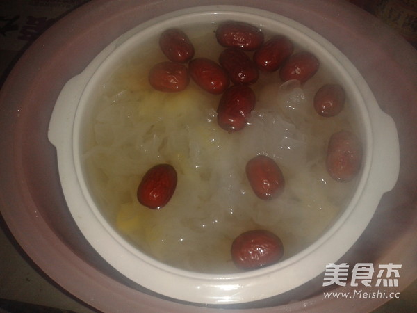 Red Dates, Longan and Tremella Soup recipe