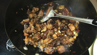 Autumn Spicy Fragrant Spicy Pork Ribs with Mushrooms recipe