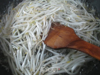 Cucumber Mixed with Mung Bean Sprouts recipe