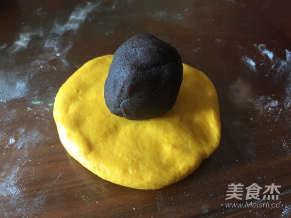 Pumpkin Hedgehog Bean Paste Bun recipe