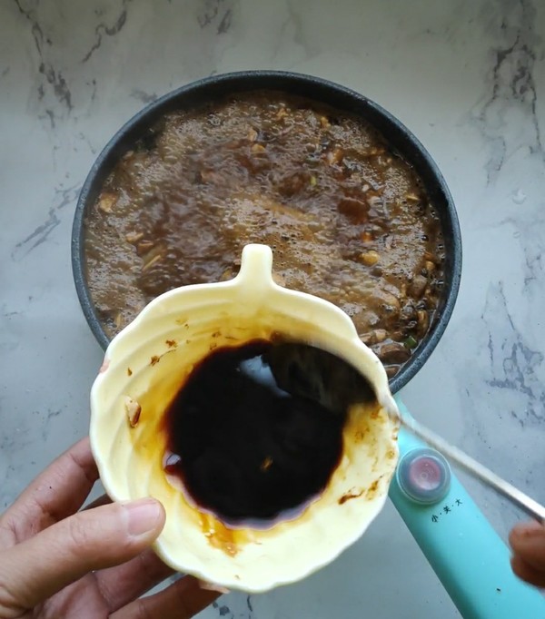 Noodles with Mushroom Fried Sauce recipe