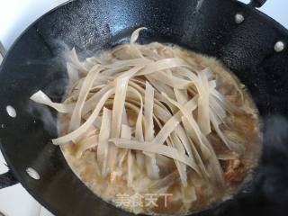 Spare Ribs Stewed Wide Noodles recipe